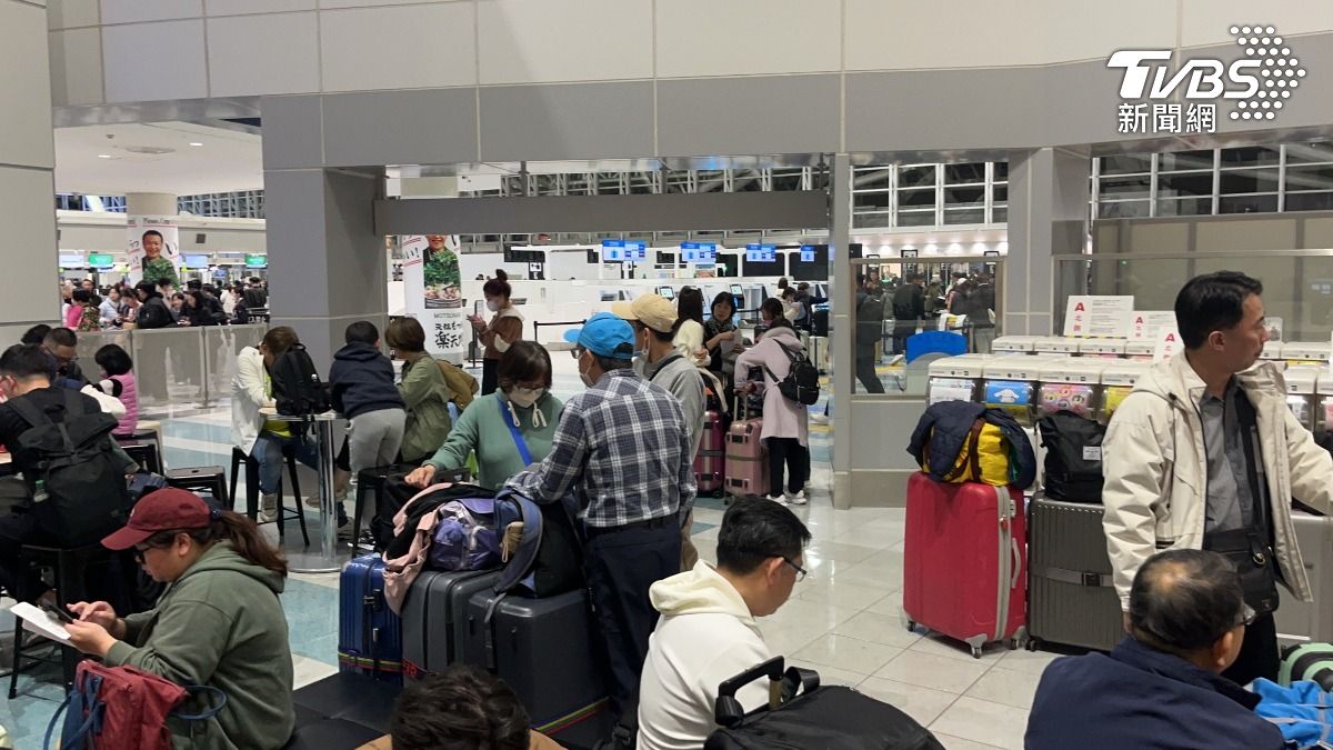 福岡有一批旅客滯留。(圖/民眾提供)