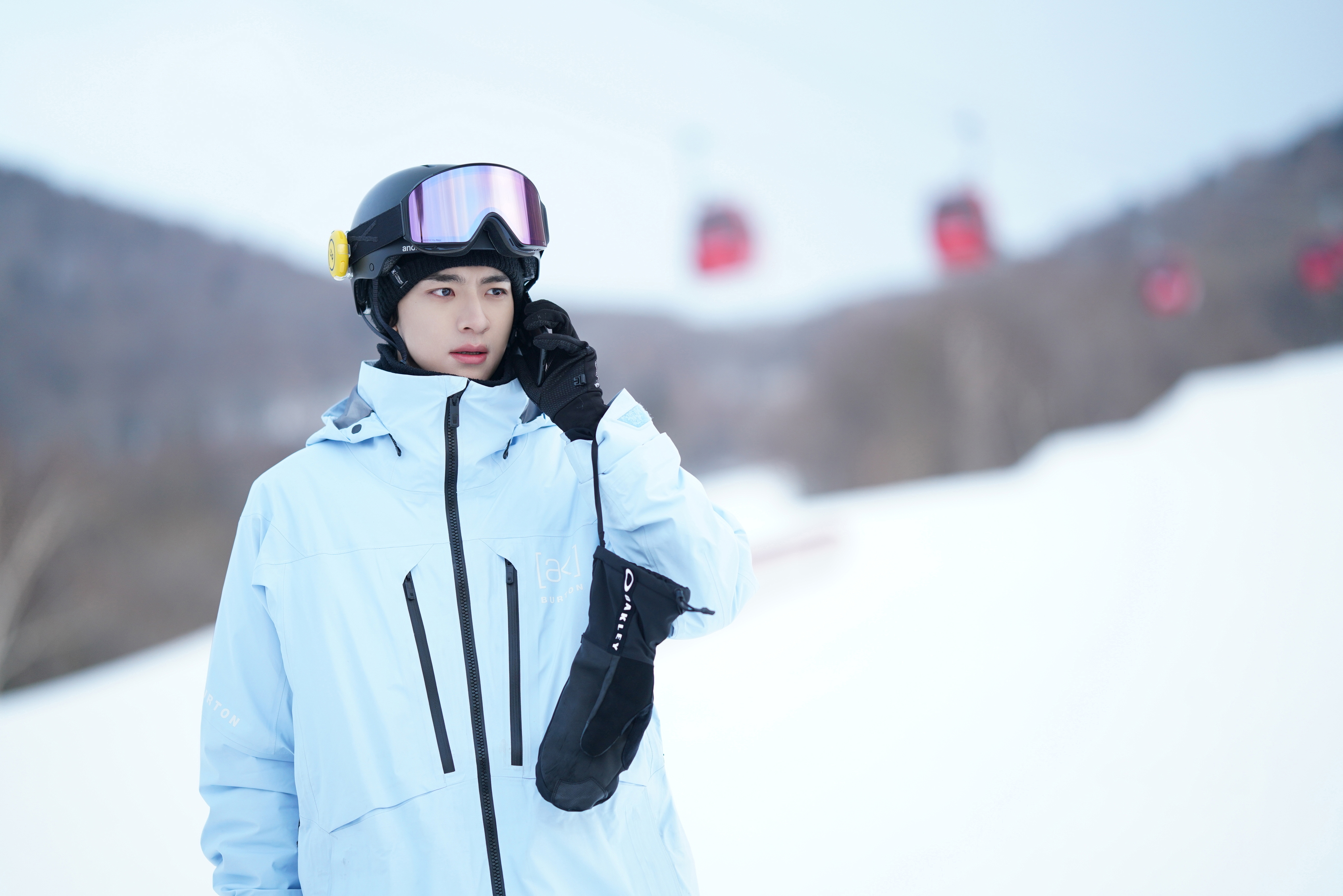 林一飾演的滑雪教練「單崇」。(圖/Netflix提供)