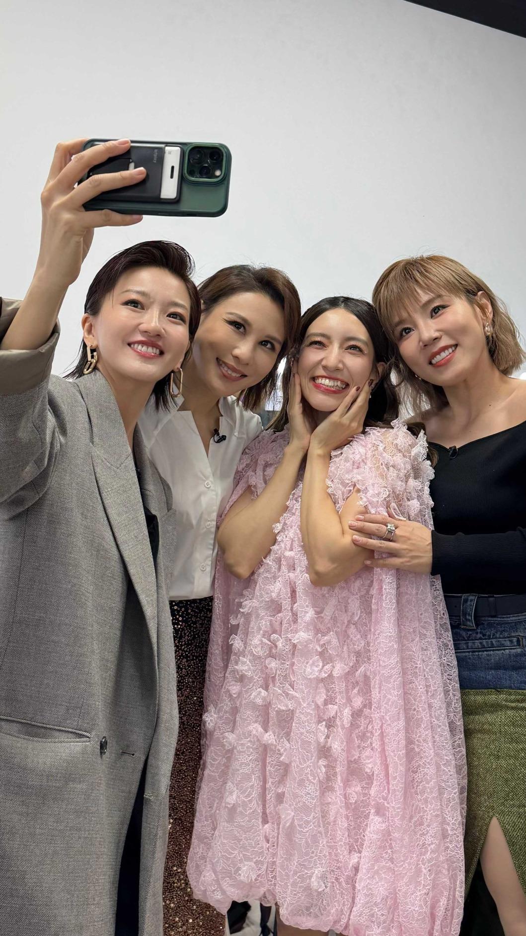 蔡淳佳(左起)透過節目和林凡、Lara以及李佳薇成為朋友。(圖/Joi Music提供)