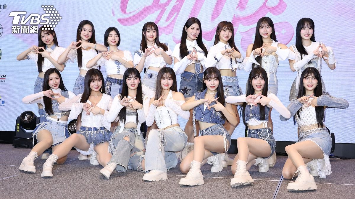 15位女孩出席單曲發布會。(圖/張哲鳴攝)