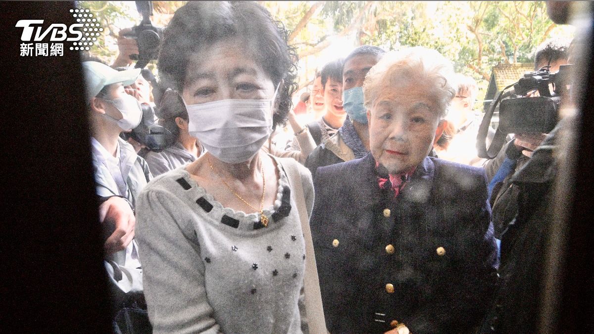 柯文哲首次開庭!陳佩琪、柯媽、黃國昌都來排旁聽證