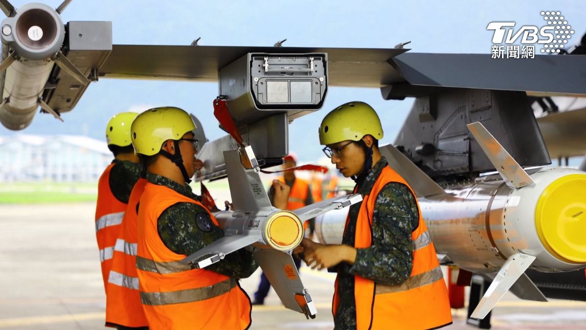 多圖/反制共軍!「小漢光」秀肌肉 F-16超狂裝備罕見曝光