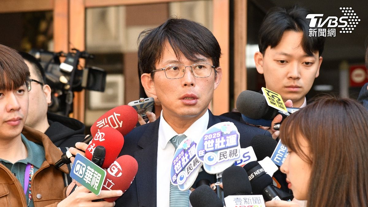 黃國昌受訪時表示這次開庭意義重大。(圖/胡瑞麒攝)