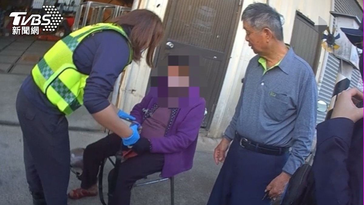 眼染皮蛇腫到睜不開!嬤為溫飽出門撿回收 心酸卡路中超驚險
