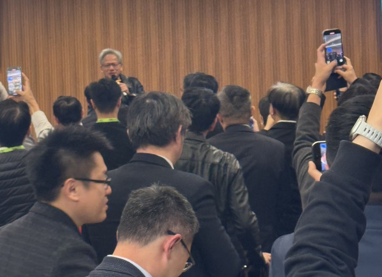 黃仁勳連趕4攤也要參加 直擊台灣之夜現場