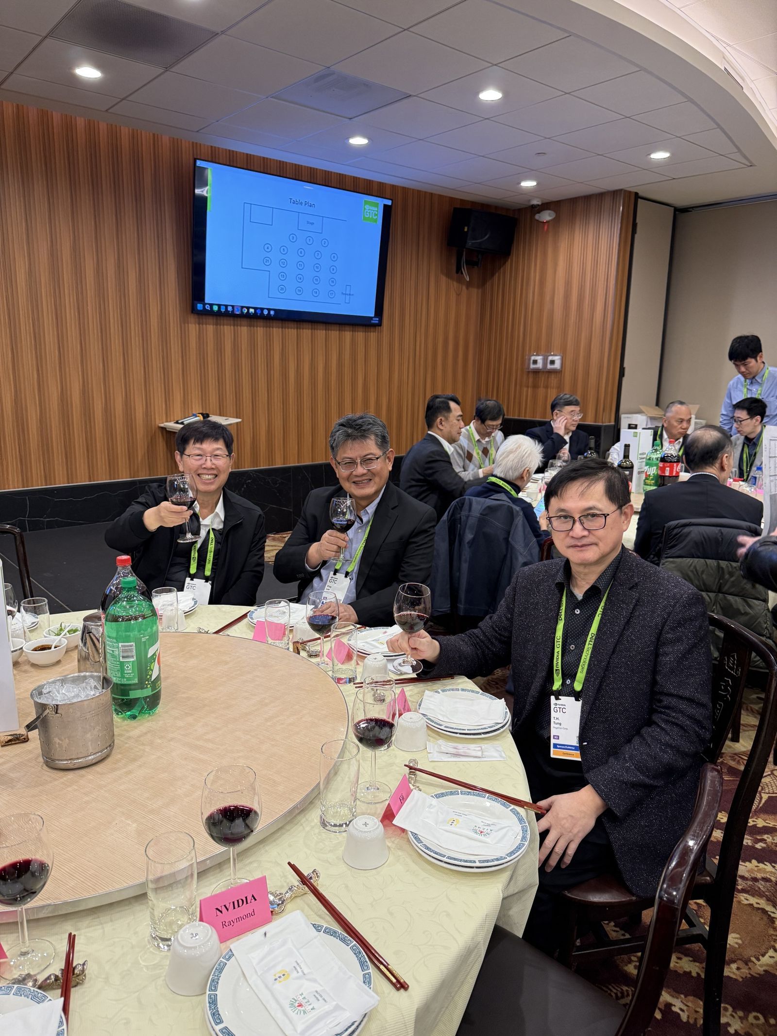 輝達舉辦台灣之夜,鴻海董座劉揚偉以及和碩董座童子賢等科技業重量級人士都是座上賓。(讀者提供)