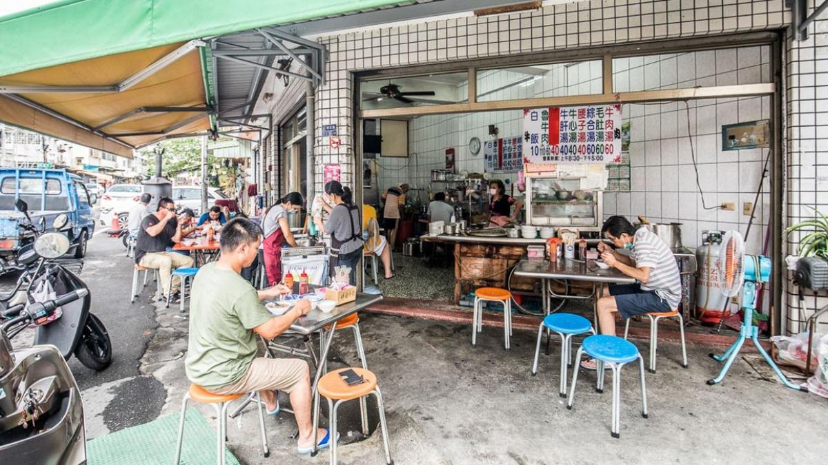 北港朝天宮附近的「輝煌牛肉湯」。（圖／大手牽小手。玩樂趣提供）