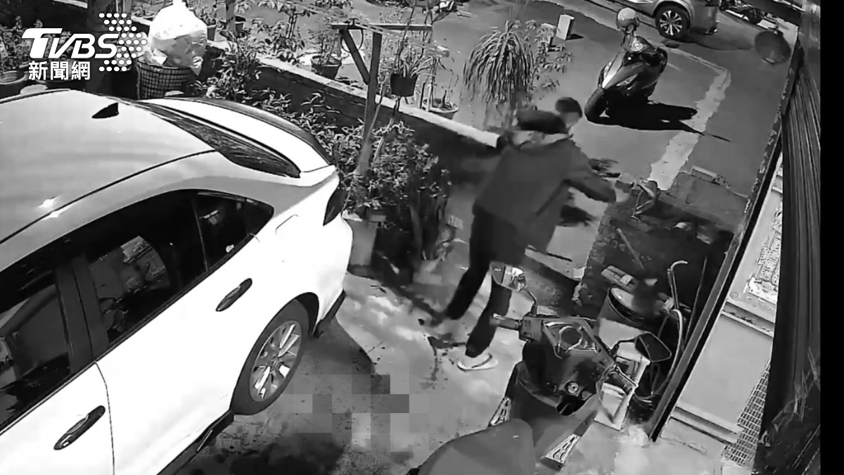台中男叫囂遭捅！母見兒橫死街頭崩潰　兇手道歉盼諒解：不是故意