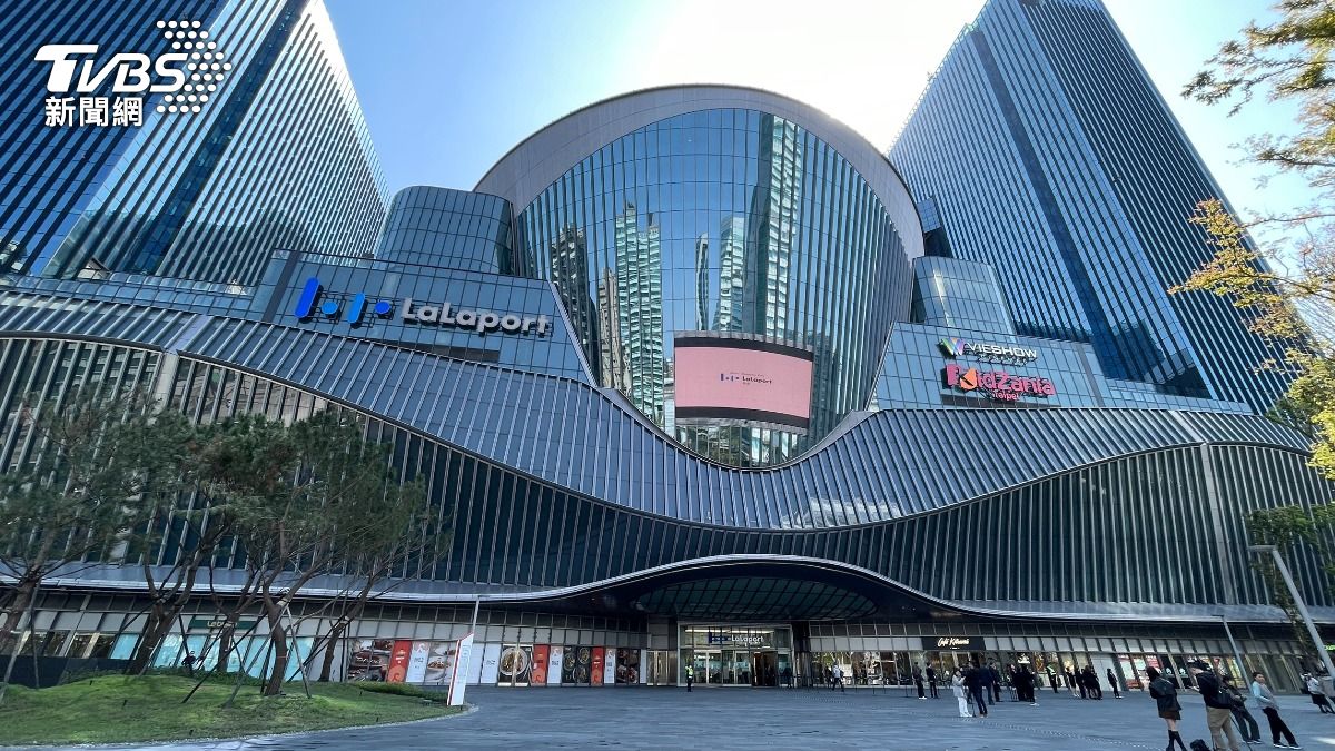 南港LaLaport「平日開幕仍擠爆」!網見人潮傻眼:不用上班?