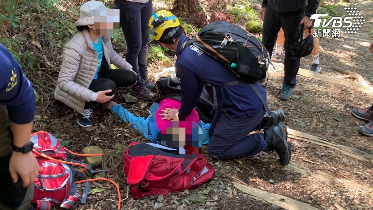 60歲女登山客體力不支落單!倒臥阿里山無意識 搶救2小時不治