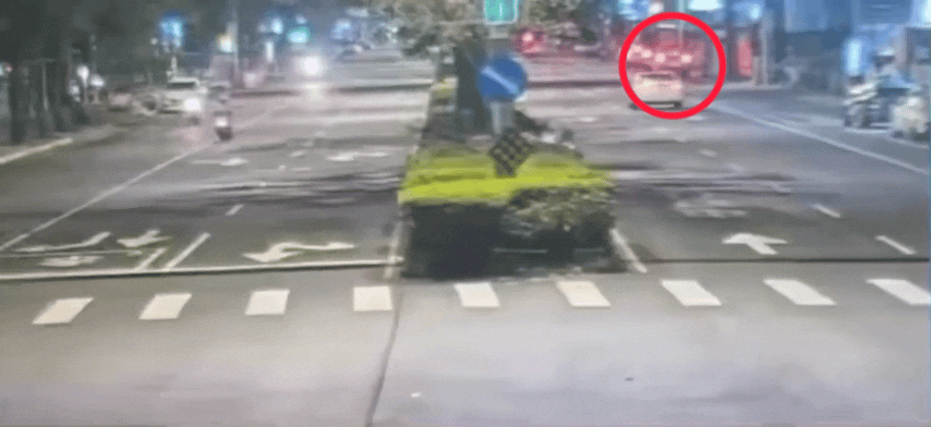 車禍監視器畫面可看出黃男駕駛租賃休旅車由民族東路往西最外側直接大迴轉。(圖/TVBS)