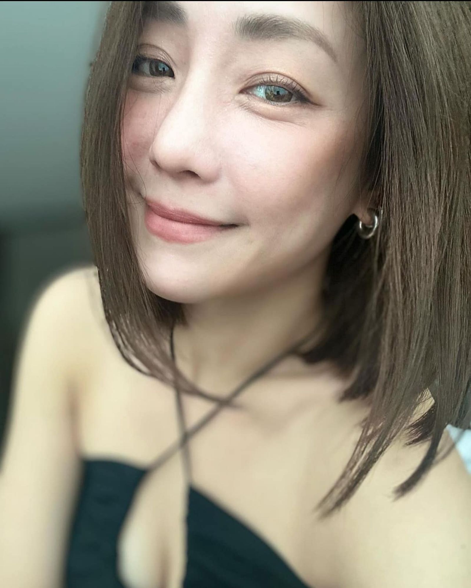 謝欣穎可甜可鹹,唯獨對激情戲拿捏再三。(圖/翻攝自謝欣穎臉書)