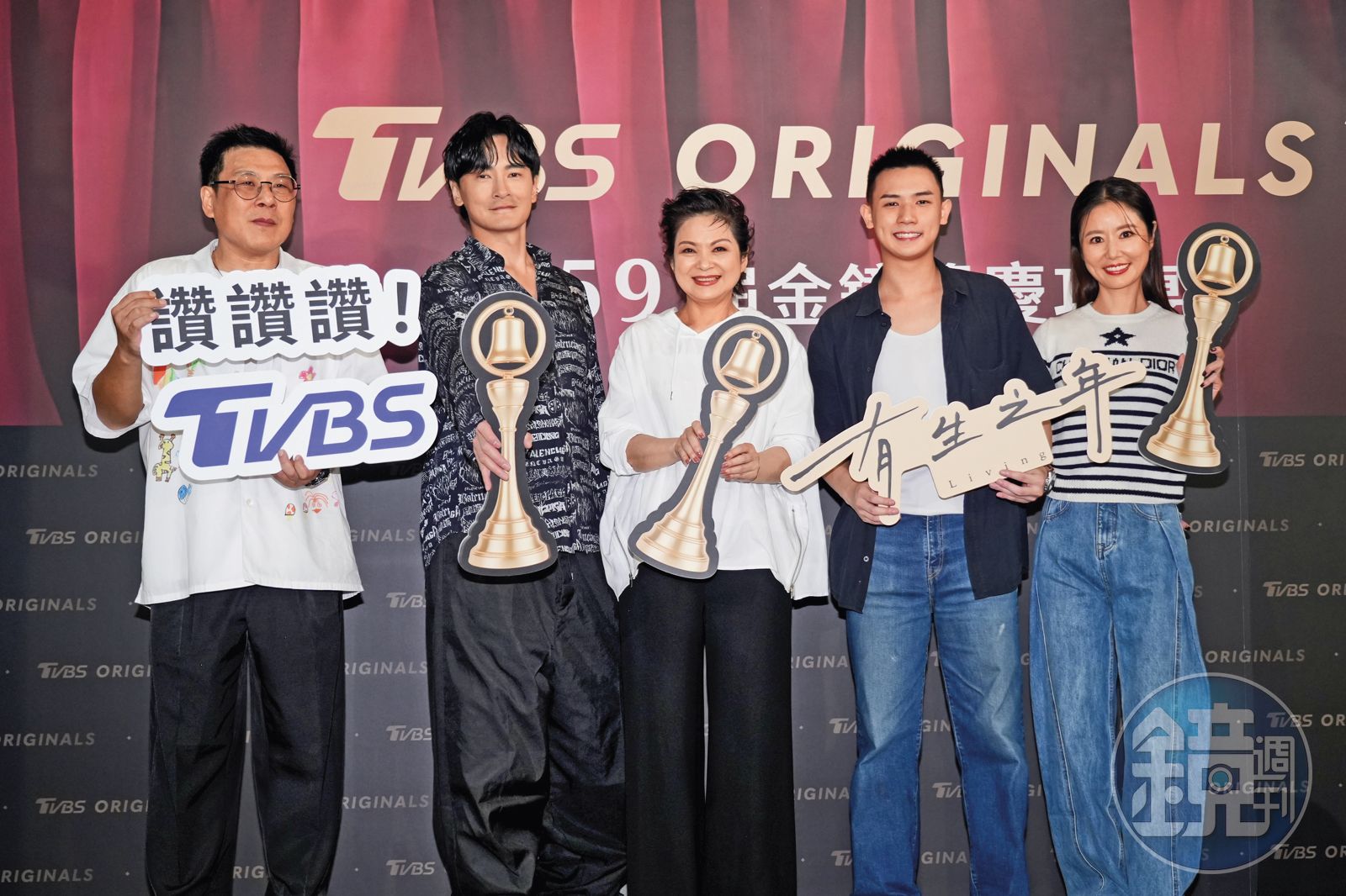 林心如(右一)製作TVBS劇集《有生之年》,去年奪下金鐘獎最佳戲劇大獎。(圖/鏡週刊提供)