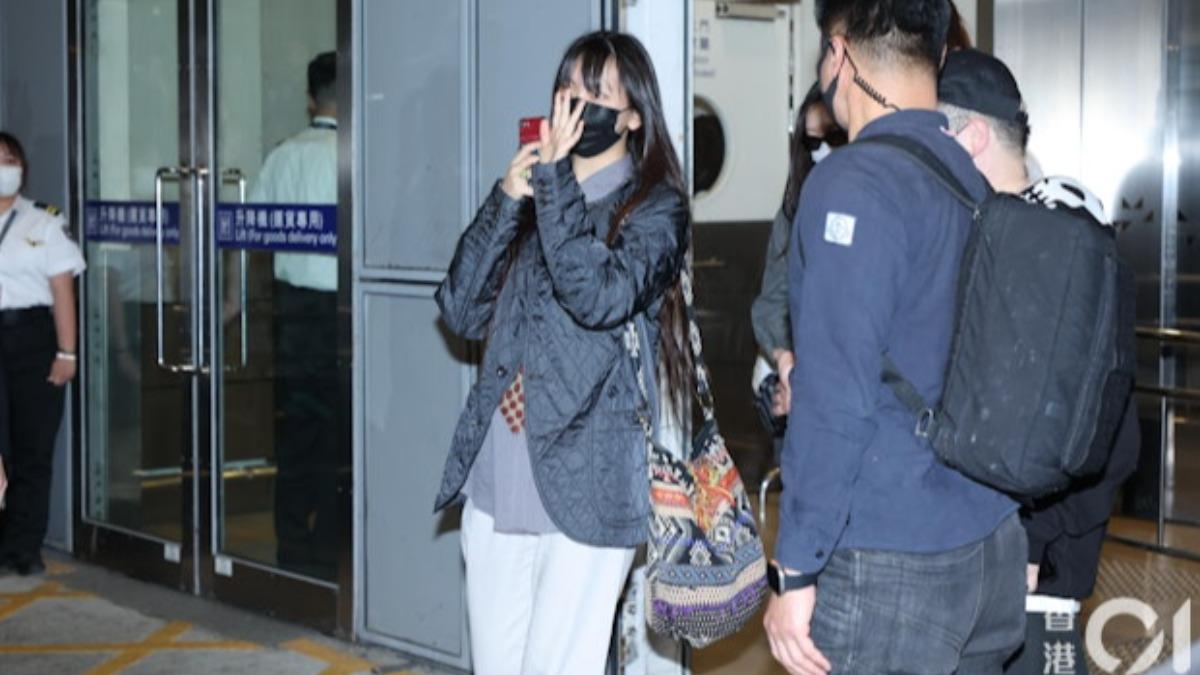 Hyein最先現身。(圖/香港01提供)