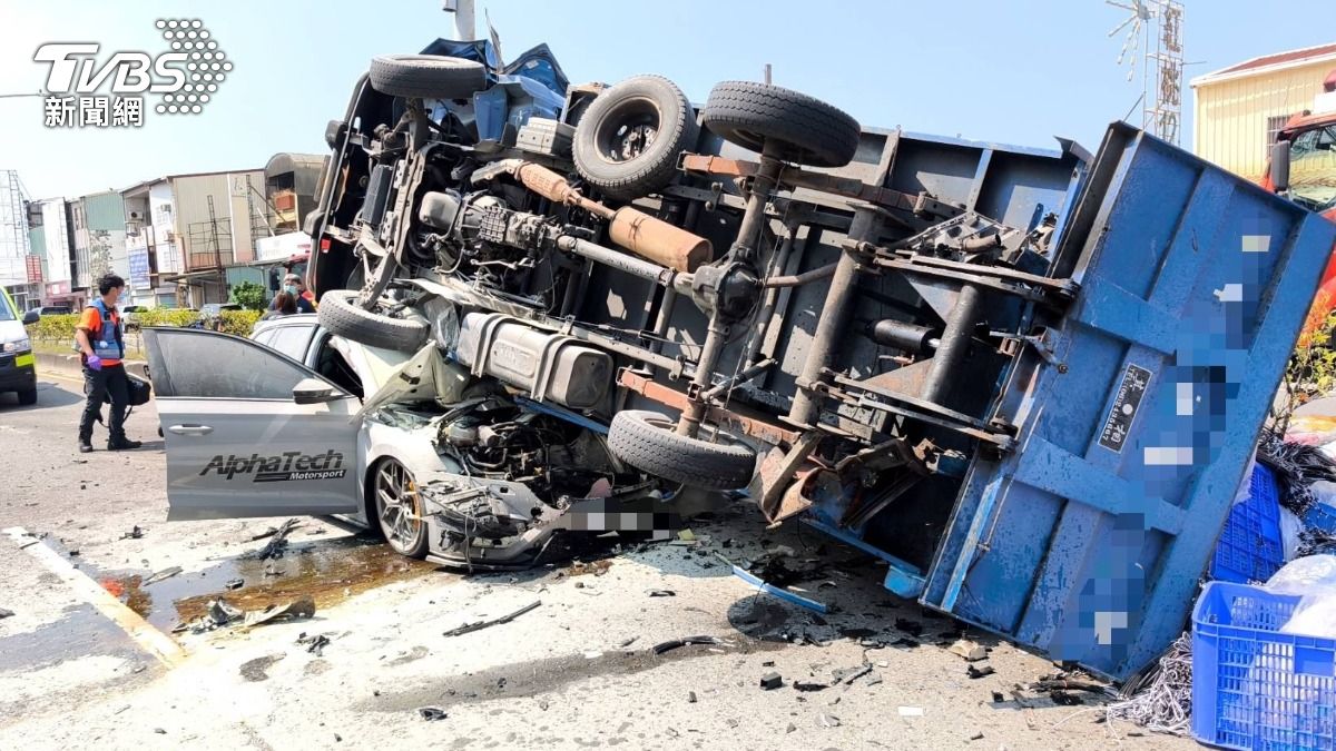 快訊／台南死亡車禍！貨車「四輪朝天壓頂」　駕駛送醫不治