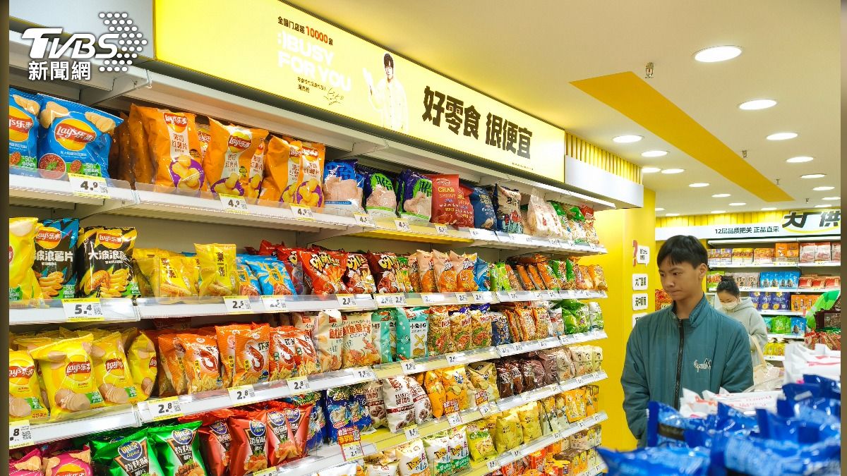 「趙一鳴零食」與「零食很忙」都邀請周杰倫當代言人。(圖:陳相如攝)