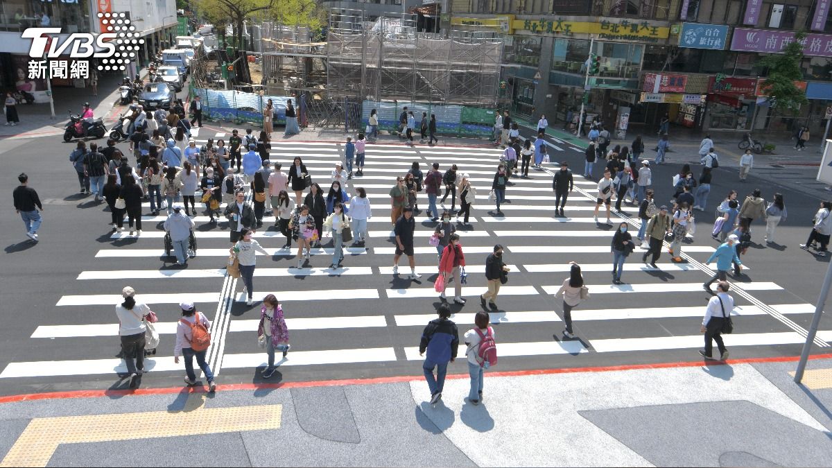 中山商圈行人與行車亂象頻頻。（圖／胡瑞麒 攝）