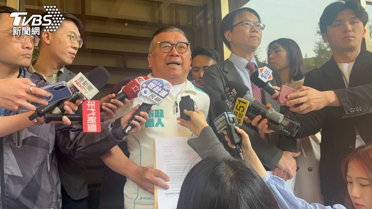 醫師羅浚晅、民進黨台北市議員劉耀仁。(圖/潘千詩攝)