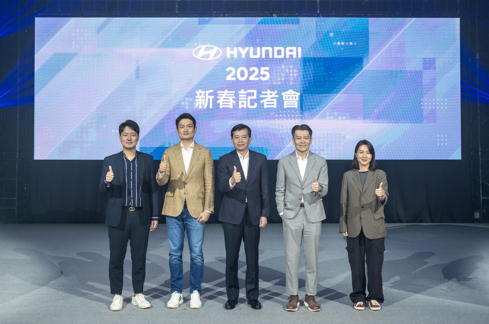 左起:李鍾珉部長、金民護代表、南陽實業徐柏達總經理、南陽實業詹醒昇執行副總、Saemi Shin, General Manager。(圖/鏡週刊 提供)