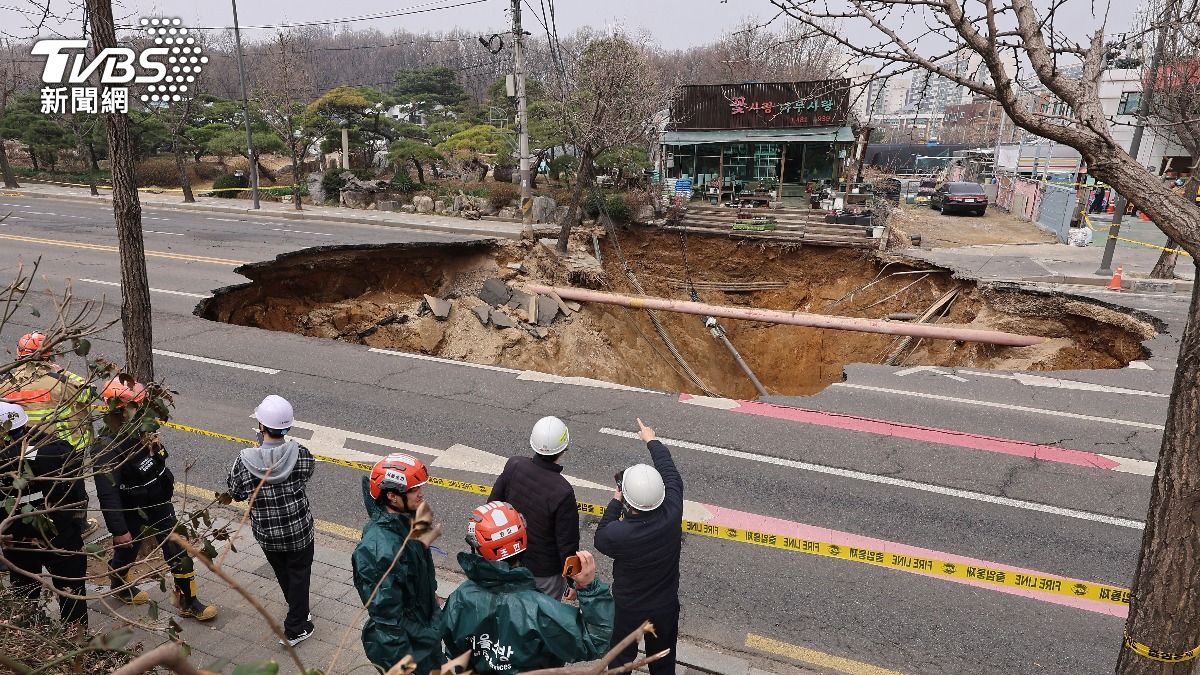 首爾大天坑奪命!騎士墜落遭埋 17hrs後尋獲遺體