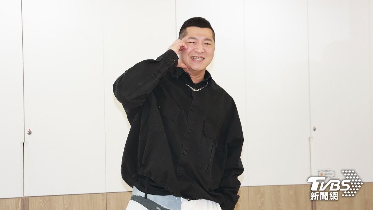 草爺做了牙齒矯正。(圖/黃城碩攝)