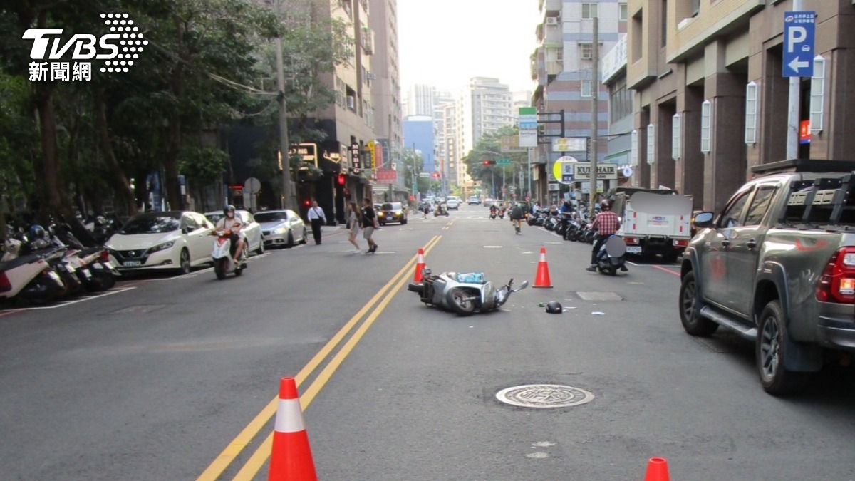 受傷的王男左側著地,隨即陷入昏迷,搶救無效。(圖/TVBS)