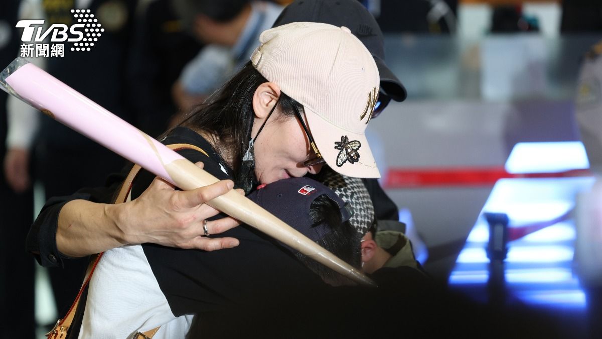 亞亞離台曝千字心聲 怒轟劉世芳人權迫害:大官踐踏小陸配