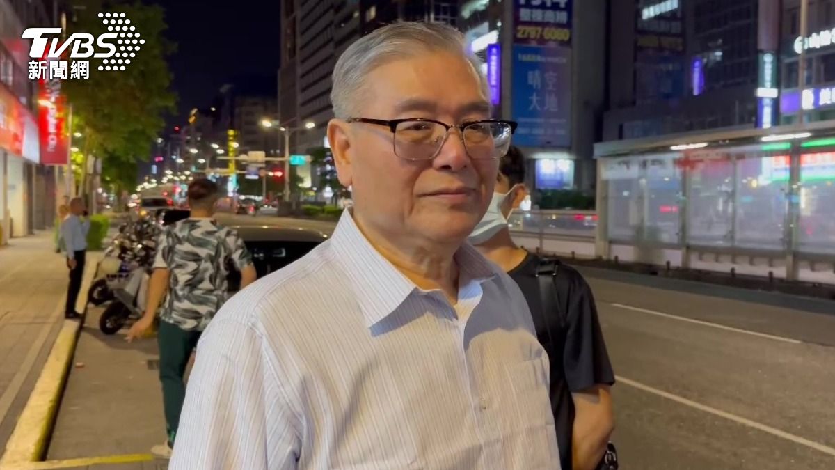 前地堂堂主「鍾馗」李宗奎昨晚餐敘否認有選幫主一事。（圖／TVBS）