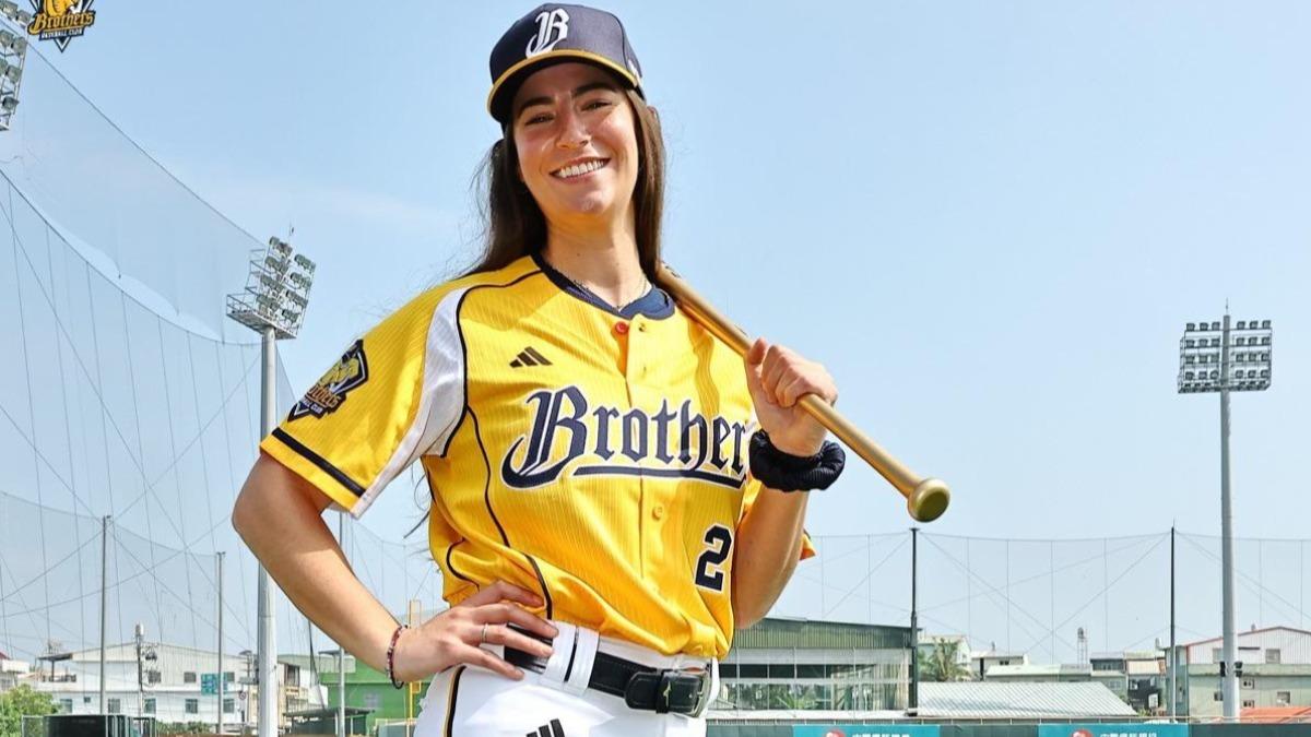 亞洲首位!兄弟象教練莎菈登MLB官網 獲點名「棒壇傑出女性」
