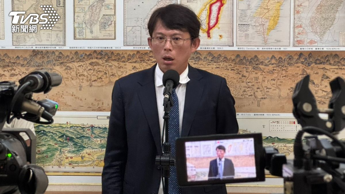 柯建銘大暴走狂罵「小偷、卒仔囝」 黃國昌怒了:你立院皇帝?