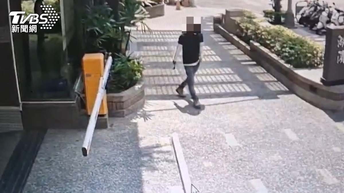 勵志人設全崩壞!網紅「夢戈」台中砍人遭逮 法院裁定收押