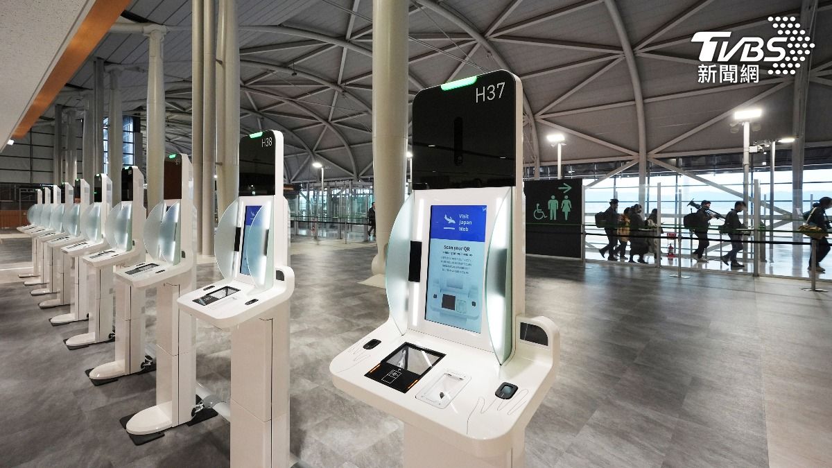 日本3大機場將於4月啟用自助通關機。(圖/達志影像美聯社)