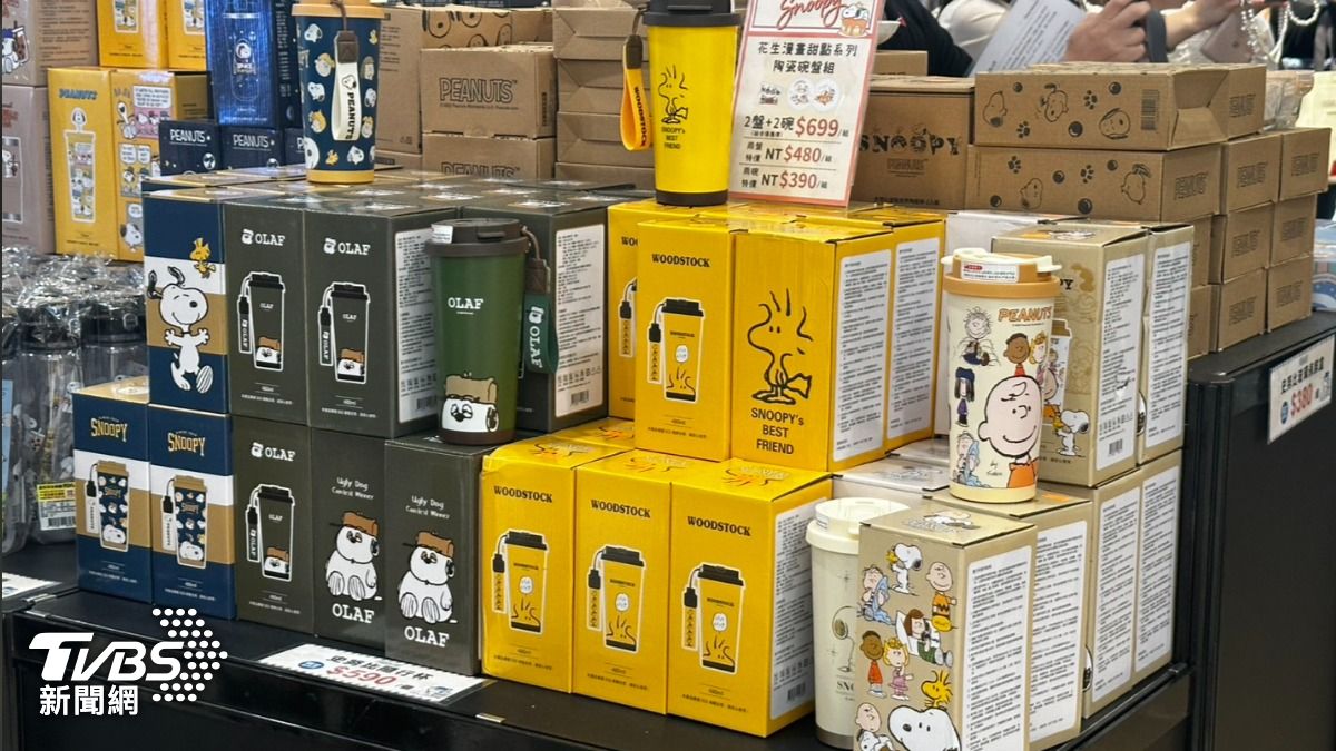 Snoopy快閃店於中和環球購物展出。(圖/陳昫蓁攝)