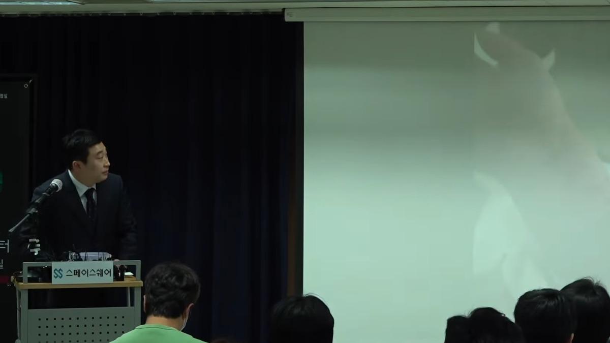 橫豎研究所爆對話截圖!金秀賢要抱16歲金賽綸睡 她回:想做就做