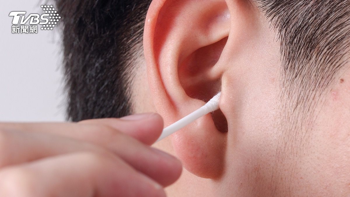 耳屎透露健康危機!專家警示3種顏色:恐與癌變有關