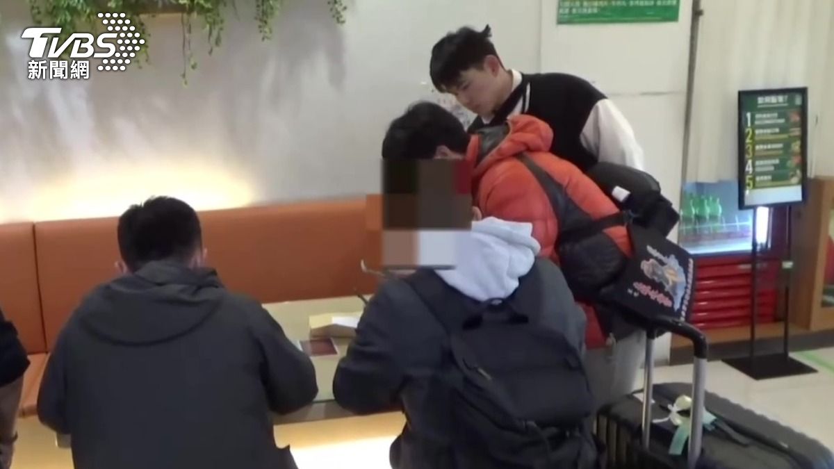 嫌犯在桃園機場準備出境時遭逮捕。(圖/TVBS)
