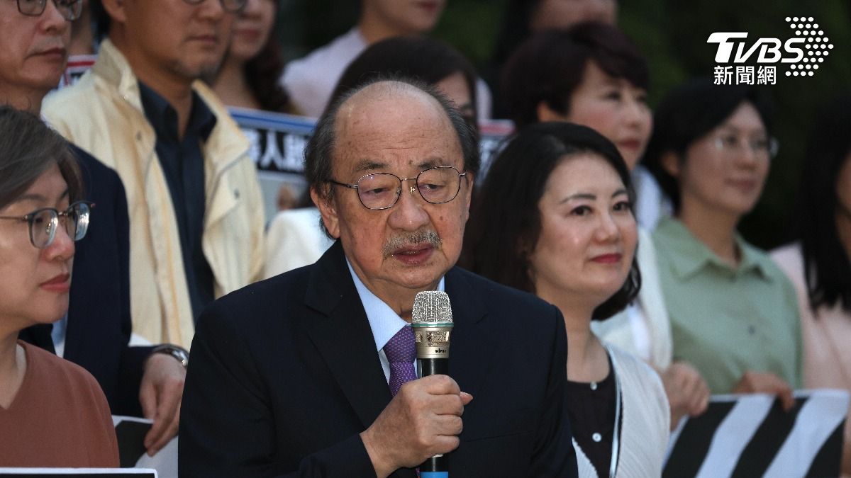 不滿藍白夜襲開院會!柯建銘喊防「賣國鬼」 6點率綠委封鎖議場