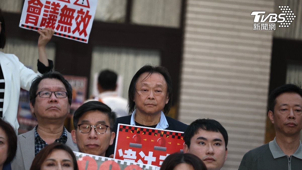 王世堅出席記者會。(圖/華子琛攝)