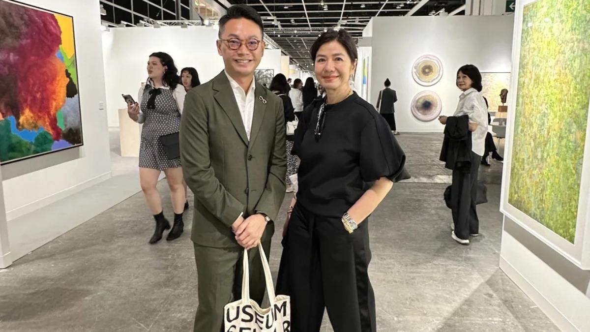鍾楚紅低調現身藝術展!65歲「無醫美痕跡」仙氣美貌驚豔