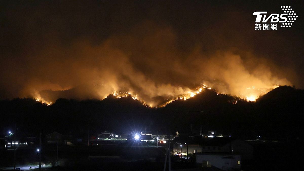 日本野火狂燒442公頃土地！燒第5天遇救命雨　火勢終控制