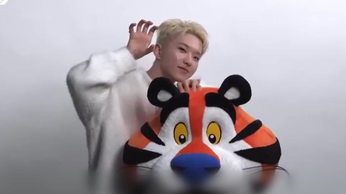 就愛這款麥片!HOSHI「吃成代言人」拍廣告(圖/翻攝 SEVENTEEN YT)