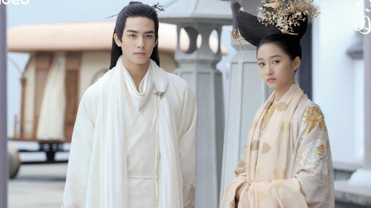 《鳳囚凰》關曉彤(右)、宋威龍(左)初嚐人氣高峰。(圖/台灣大哥大MyVideo提供)