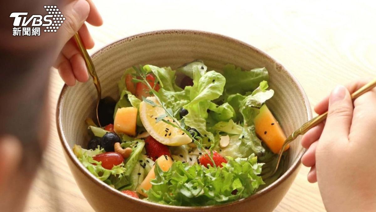 清淡飲食反讓血脂飆高!外科醫示警:2習慣不改恐中風