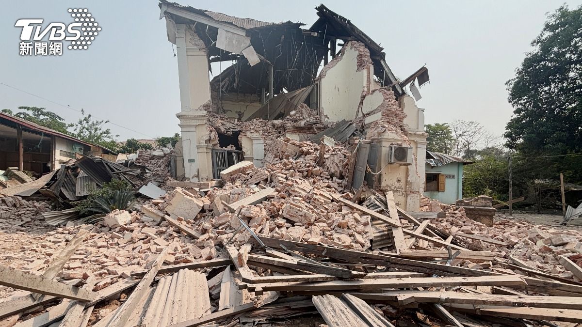 內比都地區因強震建築物毀損。（圖／達志影像美聯社）