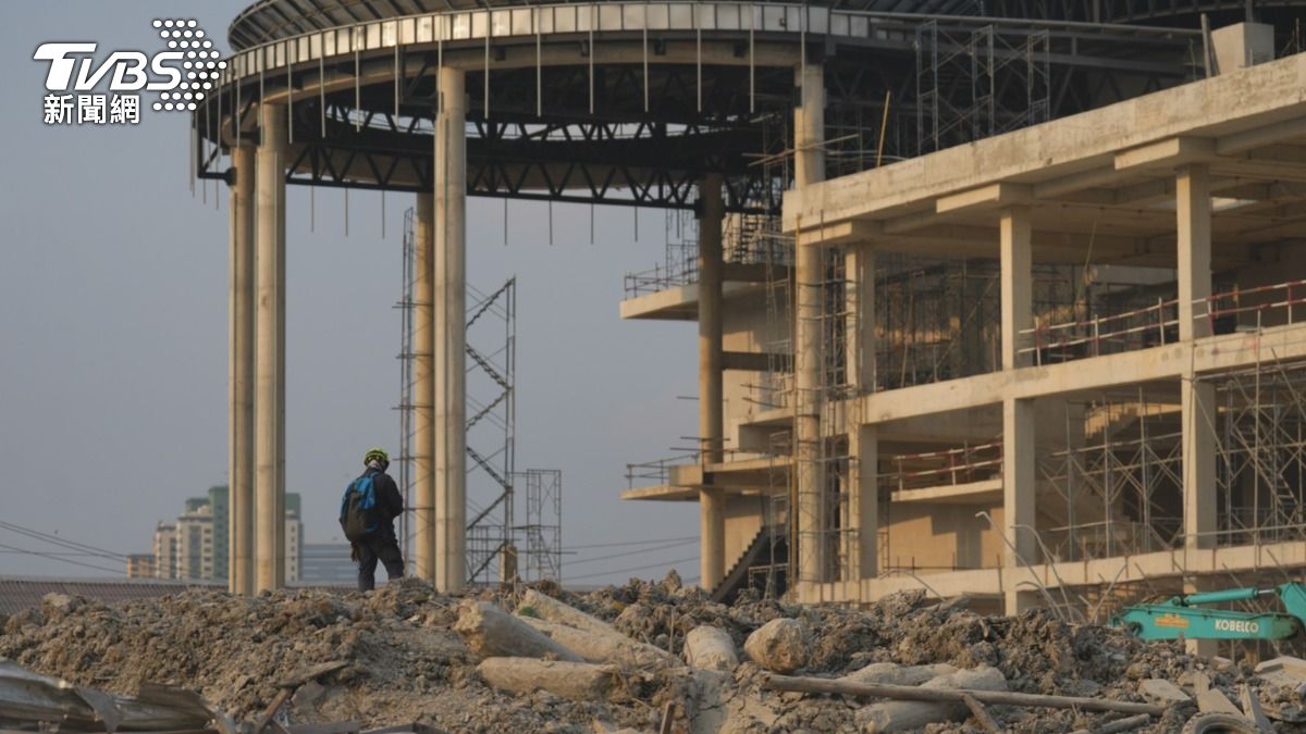 緬甸強震導致曼谷興建中的審計大樓坍塌。（圖/華子琛攝）