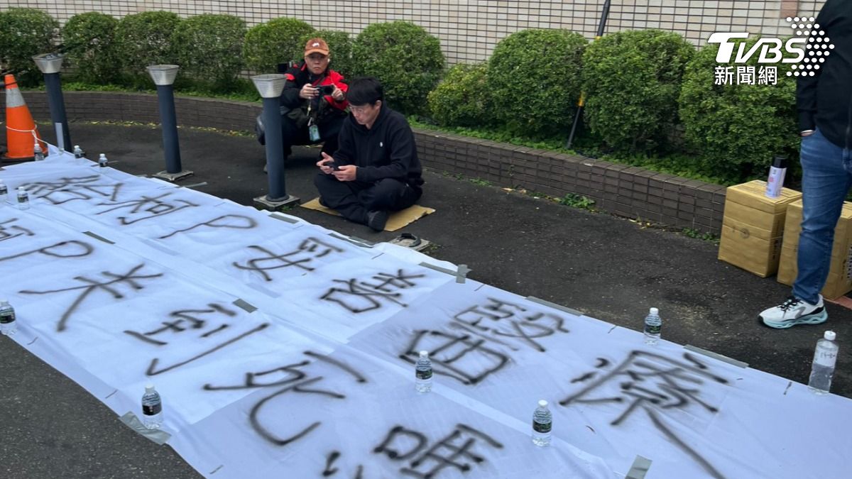 黃國昌遞自費就醫聲請狀 北所曝「柯文哲現況」:今自主運動