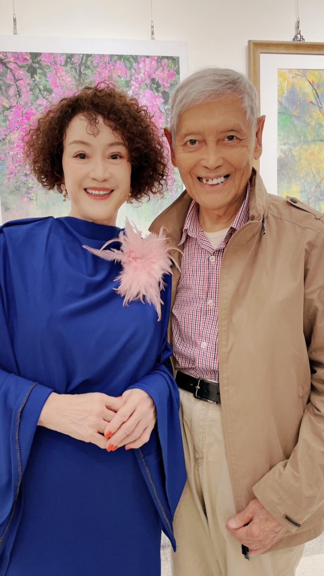 韓湘琴(左)好友石雋站台。(圖/韓湘琴提供)