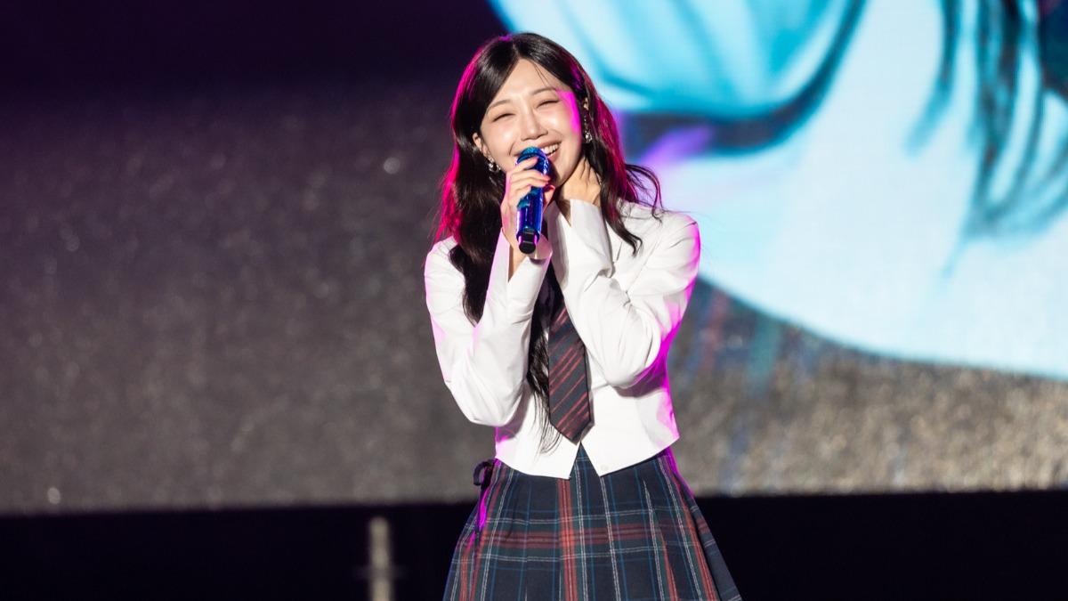 Apink鄭恩地自爆初戀「臉頰很紅的人」 邀粉絲玩角色扮演