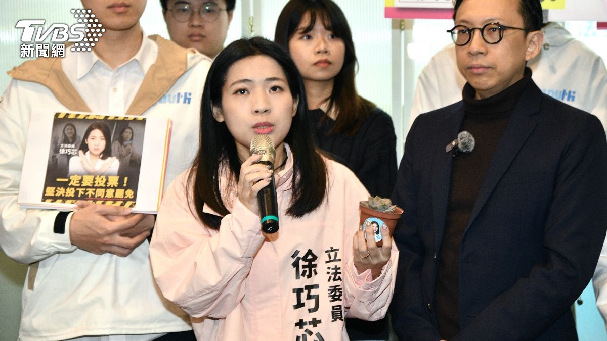 反對中共軍演!徐巧芯轟曹興誠:你才是舔共先行者、賣台祖師爺
