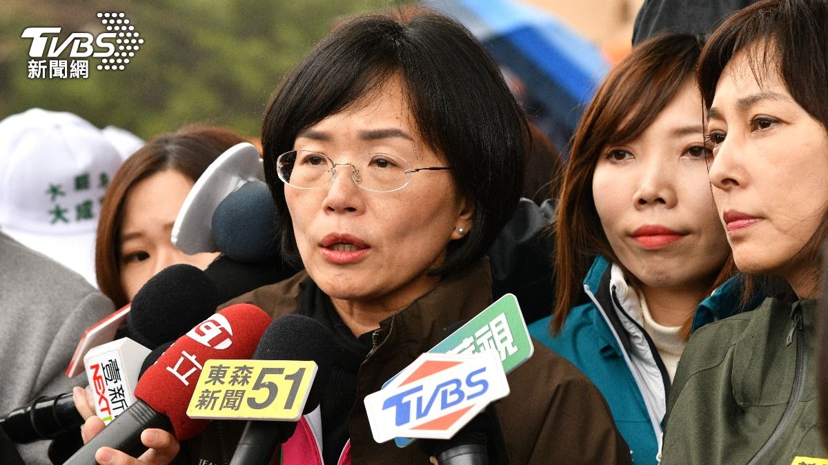 較勁人氣?林右昌、蘇巧慧現身新北宣講 鄉親對她喊「縣長好」